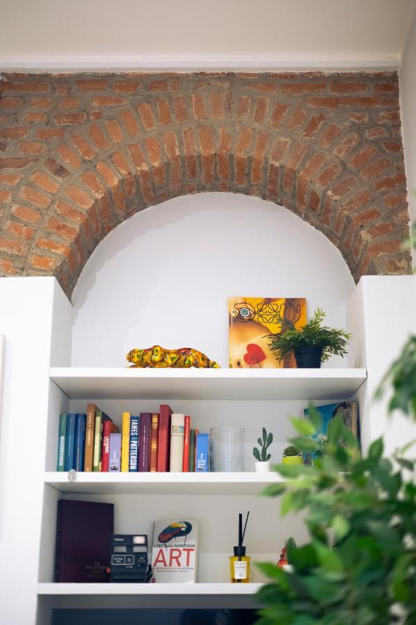 The Red Bricks Home - San Babila Area 밀라노 외부 사진