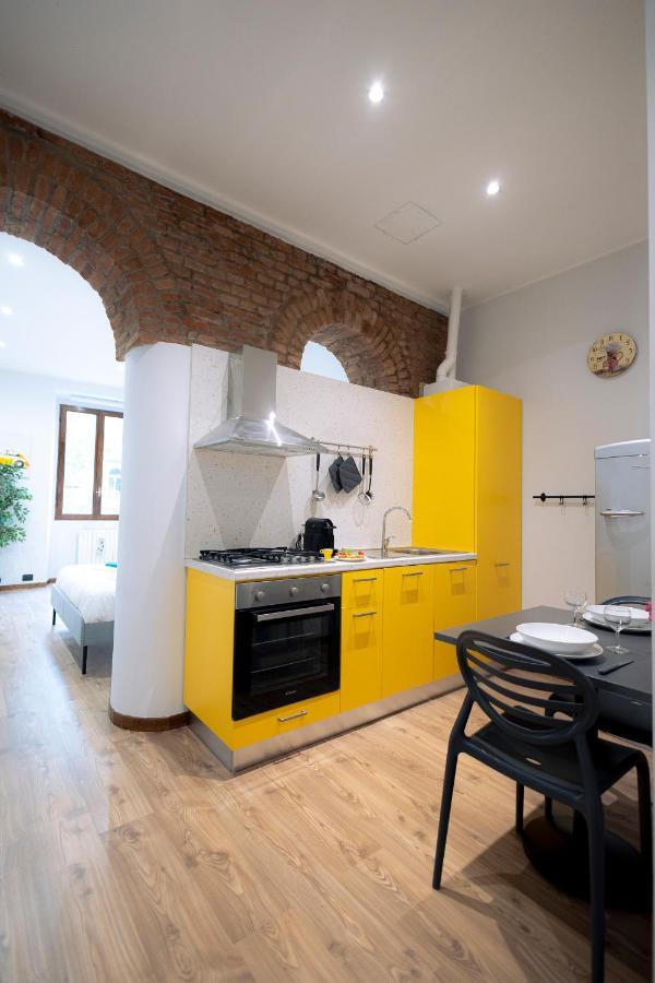 The Red Bricks Home - San Babila Area 밀라노 외부 사진