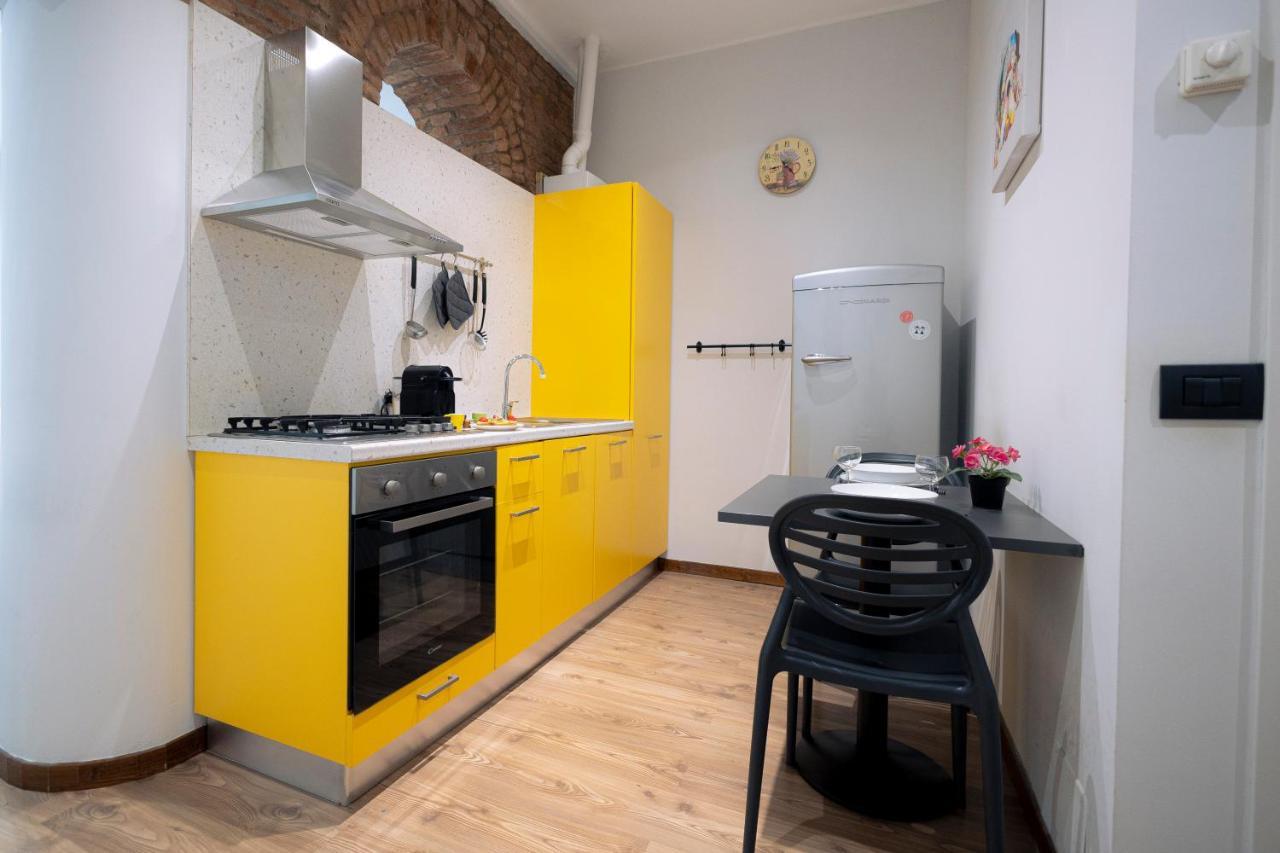 The Red Bricks Home - San Babila Area 밀라노 외부 사진